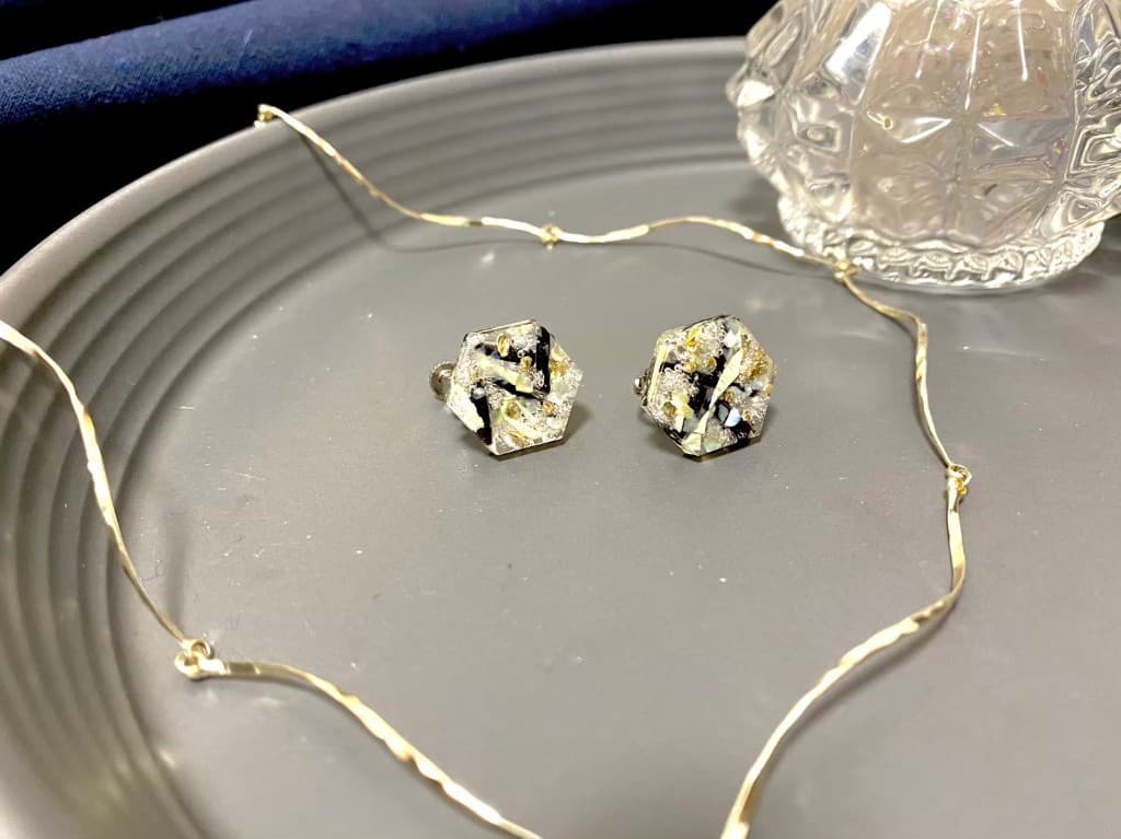 雲丹華 ヘキサゴンピアス