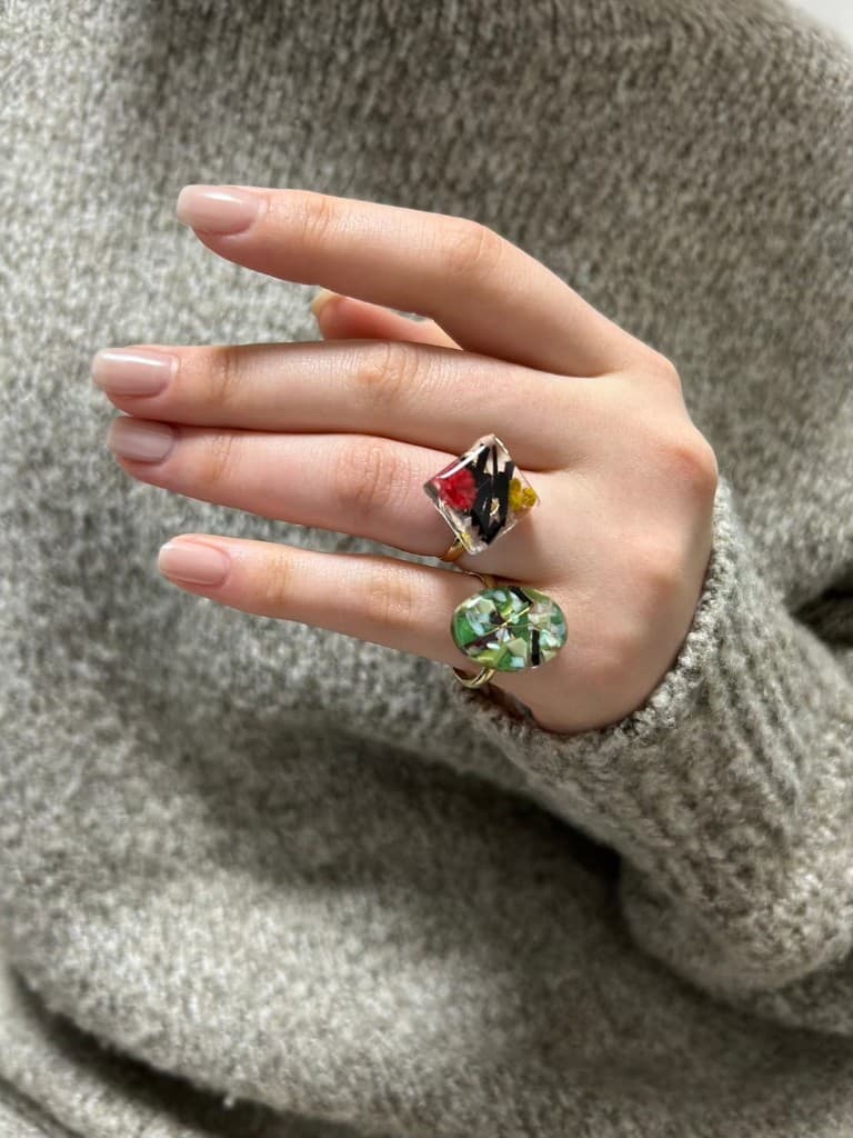 雲丹華 リング着用